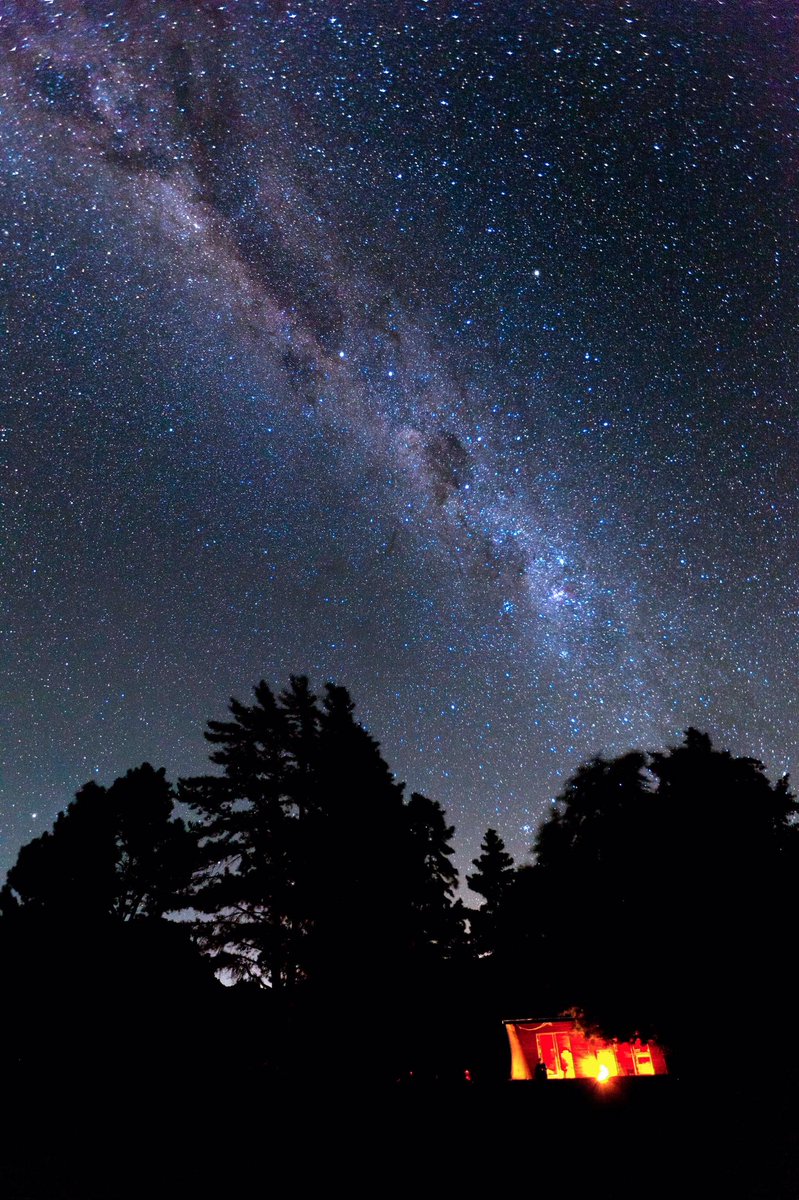 sundog_art's tweet photo. Lens pixels are digital 💎 stars are bright ✨🌟 here is a frame from our last trip to the stars ✨ grading grading grading 🤩☀️ it was a calm starry night #Astrophotography #astrofilm #cryptoart #photography https://t.co/JA6hiURPQC