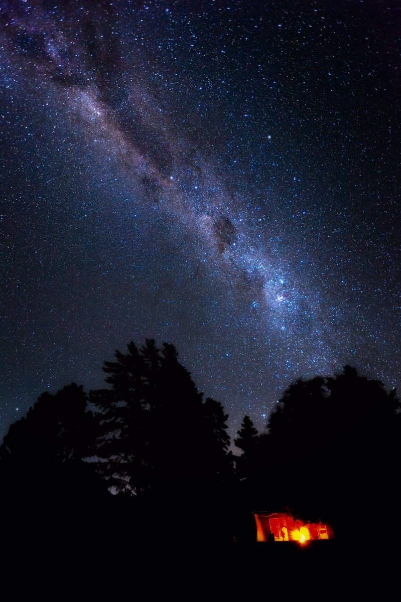 sundog_art's tweet photo. Lens pixels are digital 💎 stars are bright ✨🌟 here is a frame from our last trip to the stars ✨ grading grading grading 🤩☀️ it was a calm starry night #Astrophotography #astrofilm #cryptoart #photography https://t.co/JA6hiURPQC