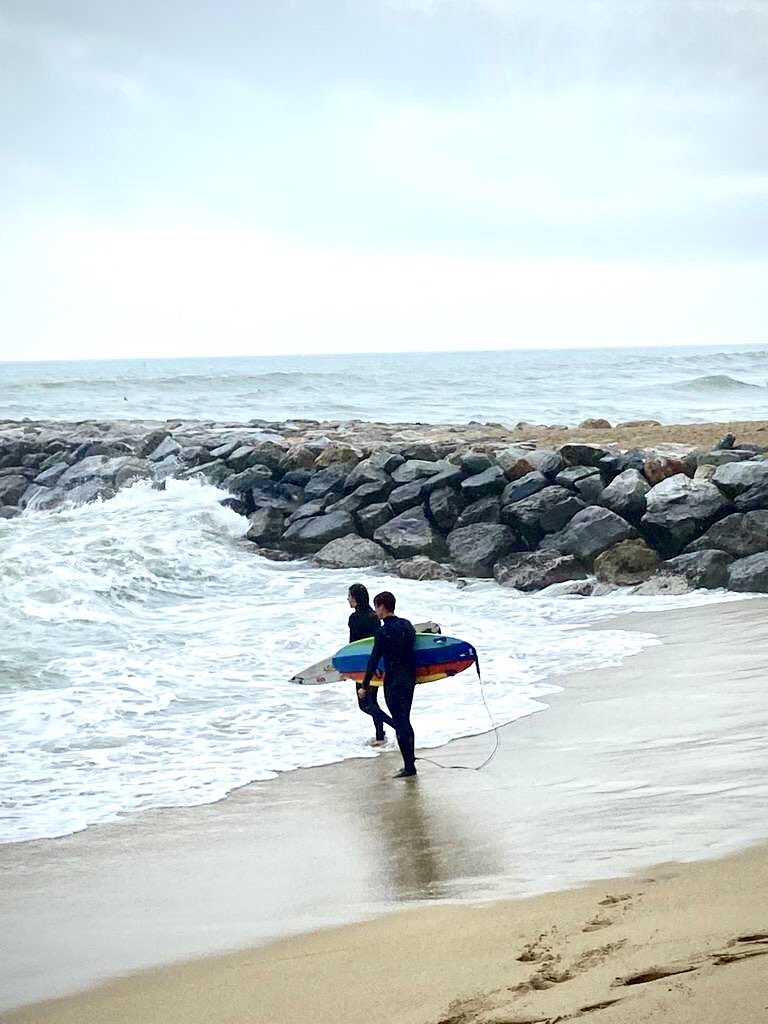 surf_base's tweet photo. 🏄‍♂️🏄🏻‍♀️ “Per fi les #onades arriban a les nostres #costes”, no deixis passar l'ocasió, reserva la teva taula amb nosaltres. Vine a #surfejar ‼️
#SurfBaseBarcelona #surf #surfing #surfbcn #surfbarcelona #enbarcelonanohayolas #surfingworld #bsurf🏄🏄🏻‍♀️ https://t.co/6R13blLk64