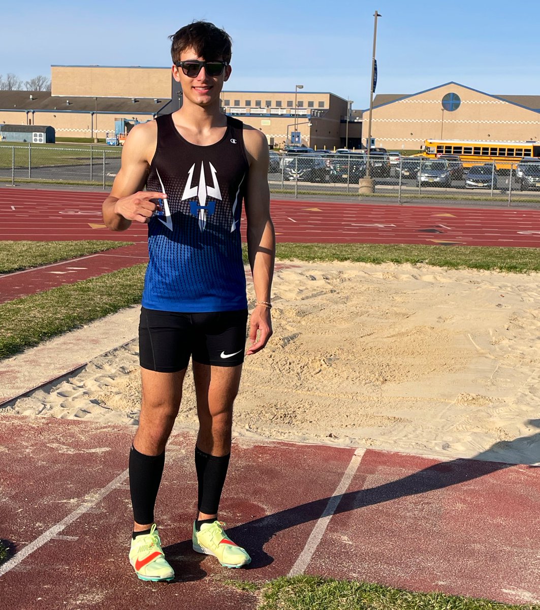 HammHSBoysTrack's tweet photo. 💥💥💥RECORD ALERT💥💥💥 @connor_wright3  BREAKS the 2016 Long Jump Record with a 22’9” and @austinhudak BREAKS the Javelin Record with a 182’ 9”. Great Job to both Seniors. Way to start the season off right!!! 👏🏼👏🏼👏🏼👏🏼👏🏼#BlueDevilsPride https://t.co/AgeuibR7zf