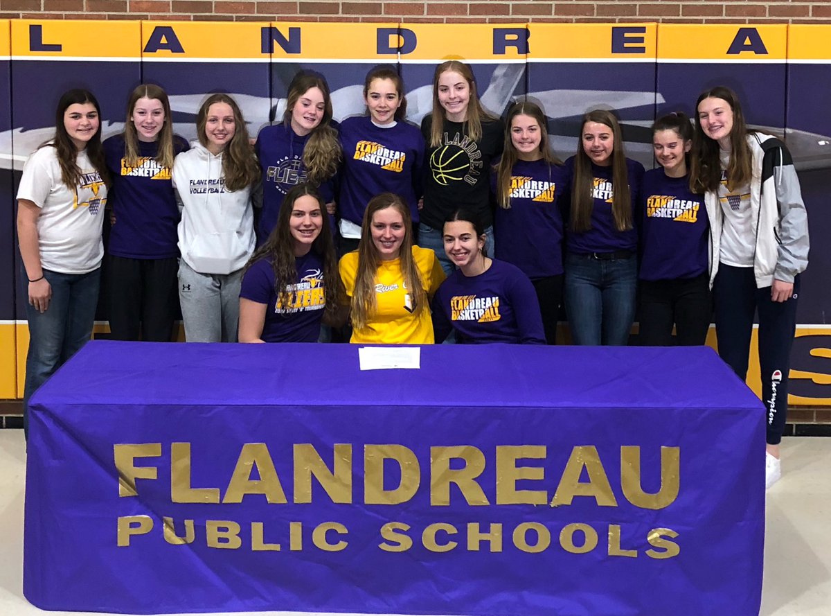 Congrats to our girl, <a href="/mpars24/">Maria Parsley</a>! Headed to <a href="/MMULancersWBB/">Mount Marty Women’s Basketball</a> and we couldn't be more proud!