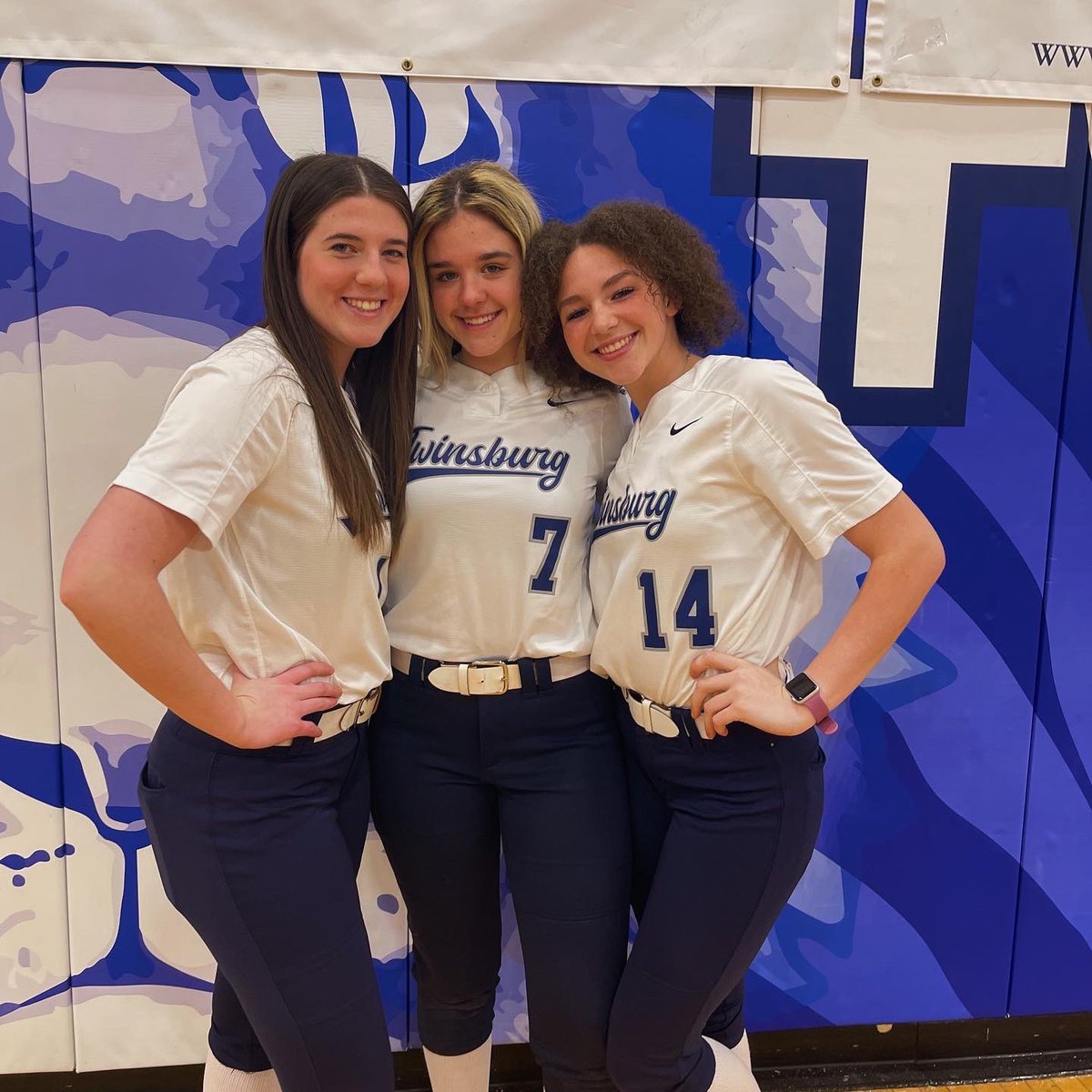 21giannabaynard's tweet photo. So excited for this season with my girls ! @THSGirlSoftball https://t.co/iGroXYhilb
