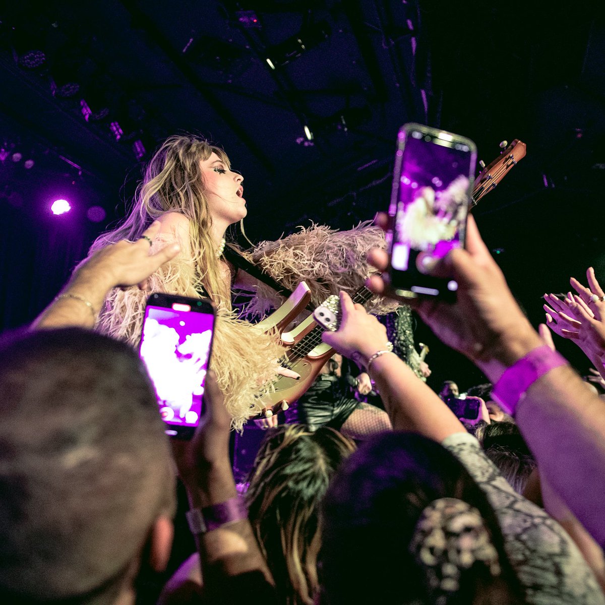 goldenvoice's tweet photo. MAMMA MIA! 🥵 @thisismaneskin takes the stage at the #iHeartRadioMusicAwards tonight and then return to @foxtheater for Goldenvoice Presents April on 4.20. Get your tix while they're still hot 🔥 https://t.co/8DQEHlQpyC https://t.co/bYWlPH5lum