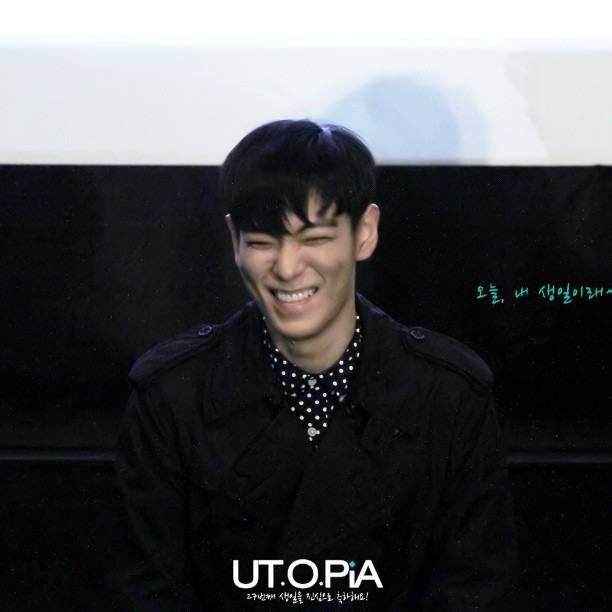 Welcome2datop's tweet photo. Commitment Movie stage greeting November 3, 2013
#TOP #탑 #BIGBANG #빅뱅 #ChoiSeungHyun #최승현 #tttop #BIGBANGTOP #TheAlumni #Commitment @YG_GlobalVIP https://t.co/5LHS5dKyWS