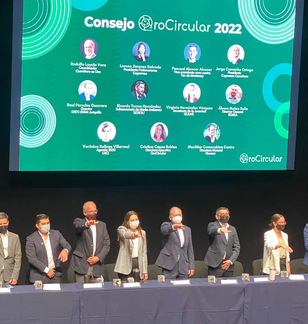 amiqro_oficial's tweet photo. Nuestro presidente, José Luis Cámara, participó en la presentación de #QroCircular, una iniciativa #multisectorial orientada a promover la transición del actual modelo lineal de producción y consumo a un modelo circular donde los recursos se optimicen y se reduzca el impacto. https://t.co/wwkZdvihja