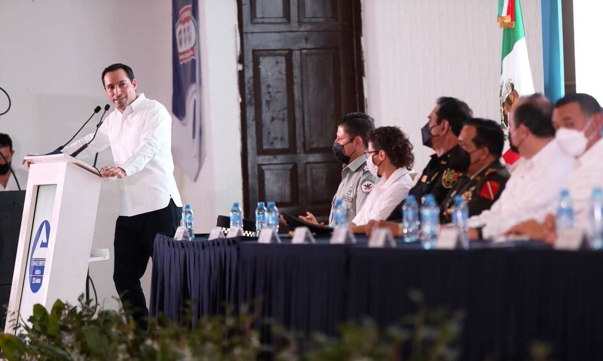 Un gusto asistir junto con <a href="/hectortejadasha/">Héctor Tejada</a>, Presidente de la @Concanaco  a la toma de compromiso del Consejo Directivo 2022-2023 delegación Mérida (<a href="/canacomerida/">canacomerida</a>) presidida por <a href="/IRG2021/">Iván Rodríguez Gasque</a>. Les deseo el mejor de los éxitos.