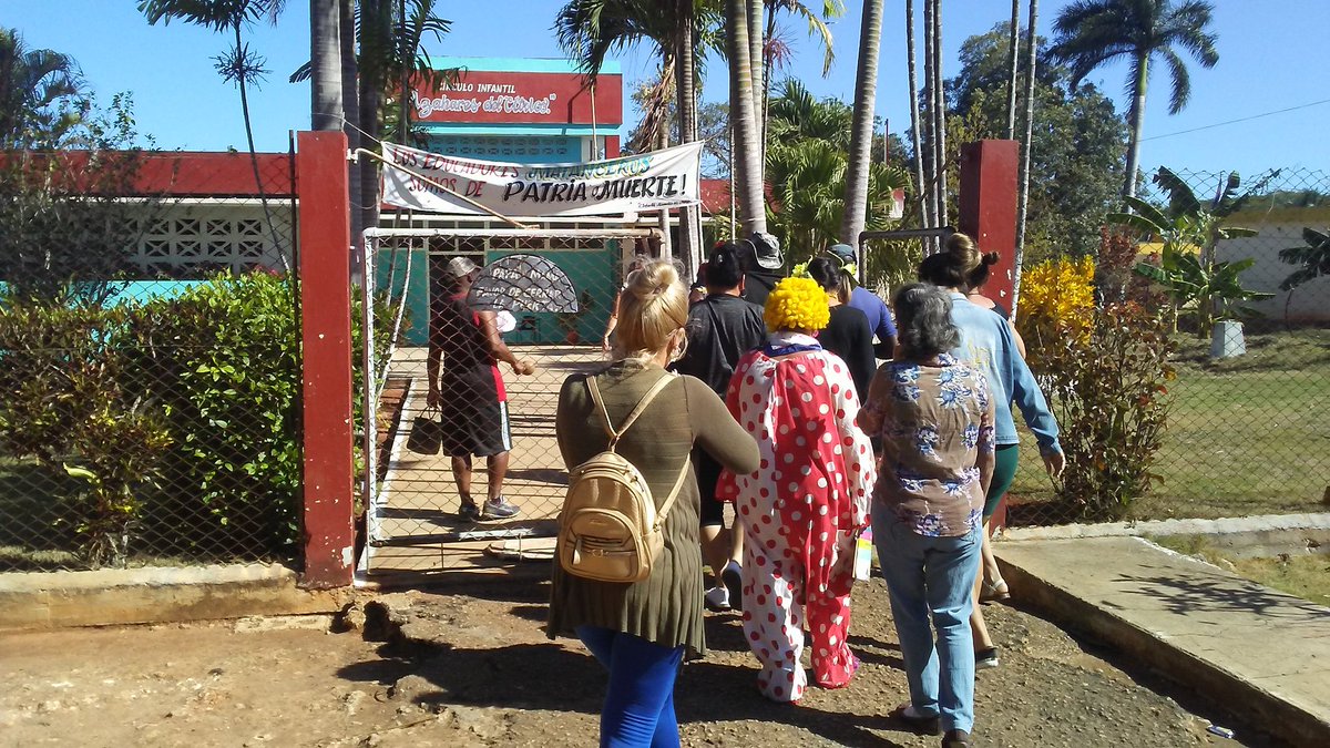 YadielBarbon's tweet photo. Este martes inició la #JornadaDeLaCultura en #Torriente con una amplia muestra del talento de los aficionados y artistas jagüeyenses. #Matanzas #JagueyEnVictoria https://t.co/I6xeXpLMLc