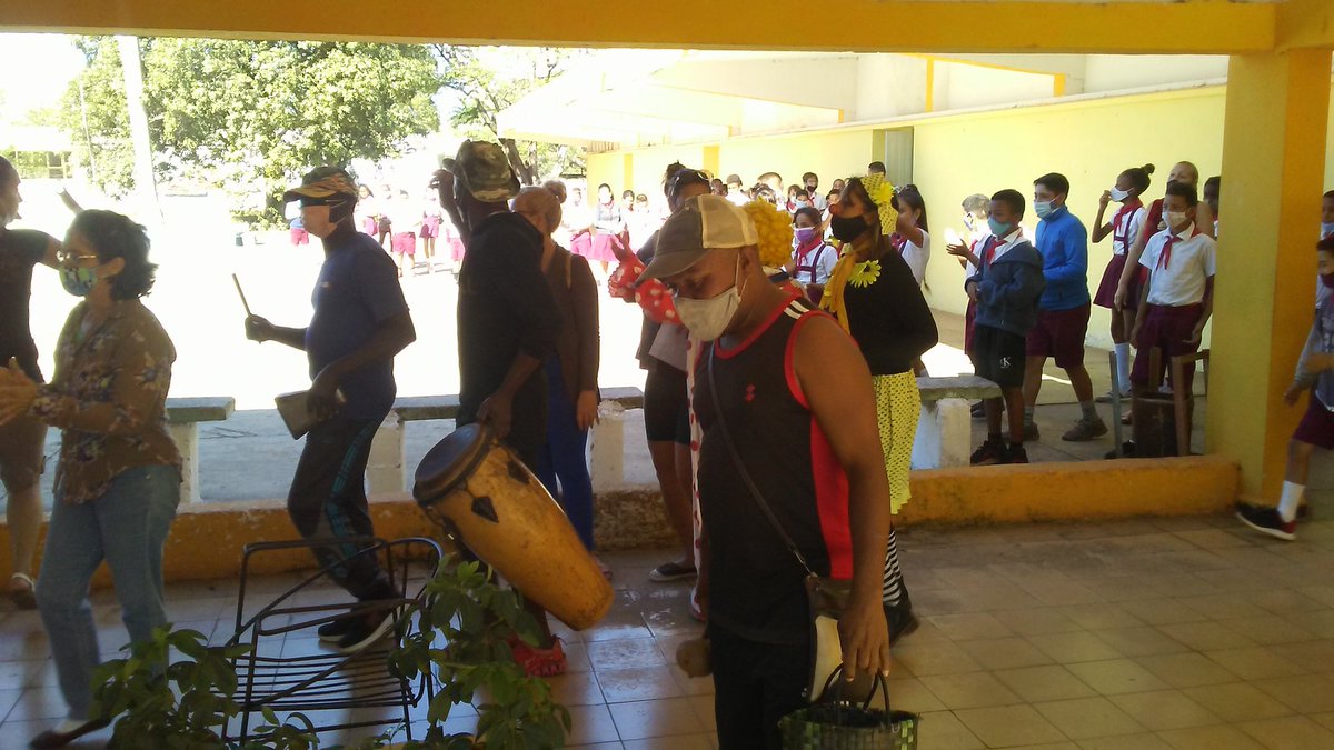 YadielBarbon's tweet photo. Este martes inició la #JornadaDeLaCultura en #Torriente con una amplia muestra del talento de los aficionados y artistas jagüeyenses. #Matanzas #JagueyEnVictoria https://t.co/I6xeXpLMLc