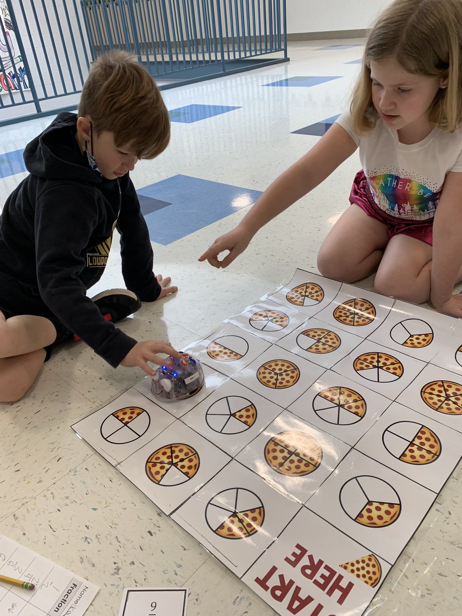 MsWarnerTeaches's tweet photo. 2nd graders worked to identify fractions and code Bee Bots to the correct representation. They communicated their thinking and collaborated to create algorithms! @midgleyDIS https://t.co/bwfnM4H0JA