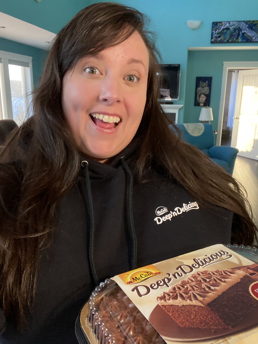 CailinONeil's tweet photo. Is THIS the best PR gift I’ve ever received?!?! YES, YES IT IS! 😍😍😍
Thanks @mccainfoods ! My life is complete!! ❤️❤️❤️ #deepndelicious #mccains https://t.co/AHxJ85Yvej