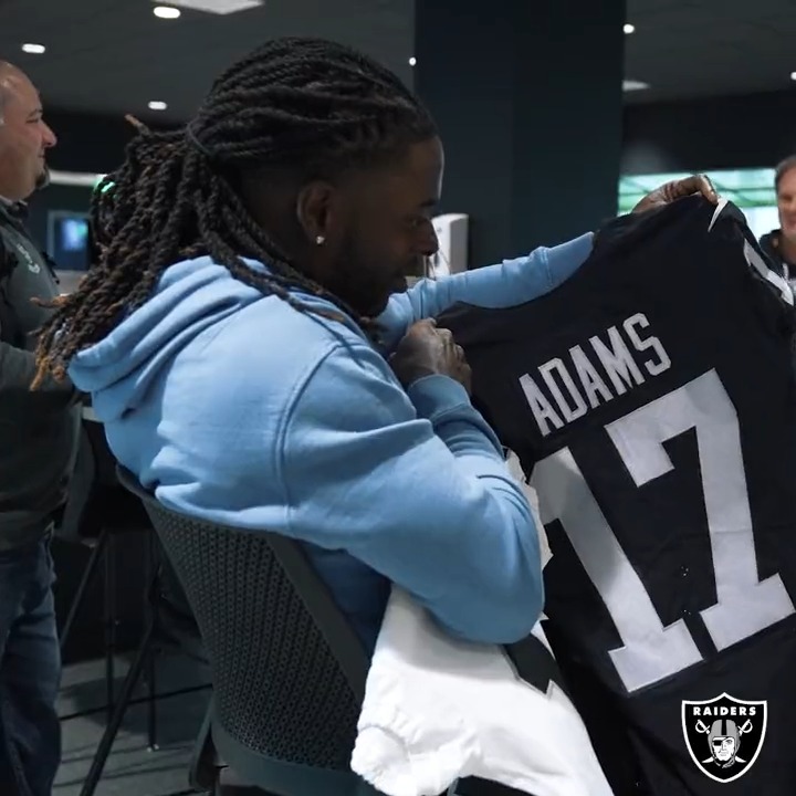 Las Vegas Raiders on X: 'Checking out the new threads ⚫️⚪️ @tae15adams
