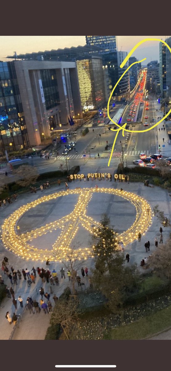 BXLeleration's tweet photo. Stop Putin’s Oil 
Start biking 🚲🛴😇
#Brussels #StopTheWar #EU #Ukraine https://t.co/e2uTpueO0D