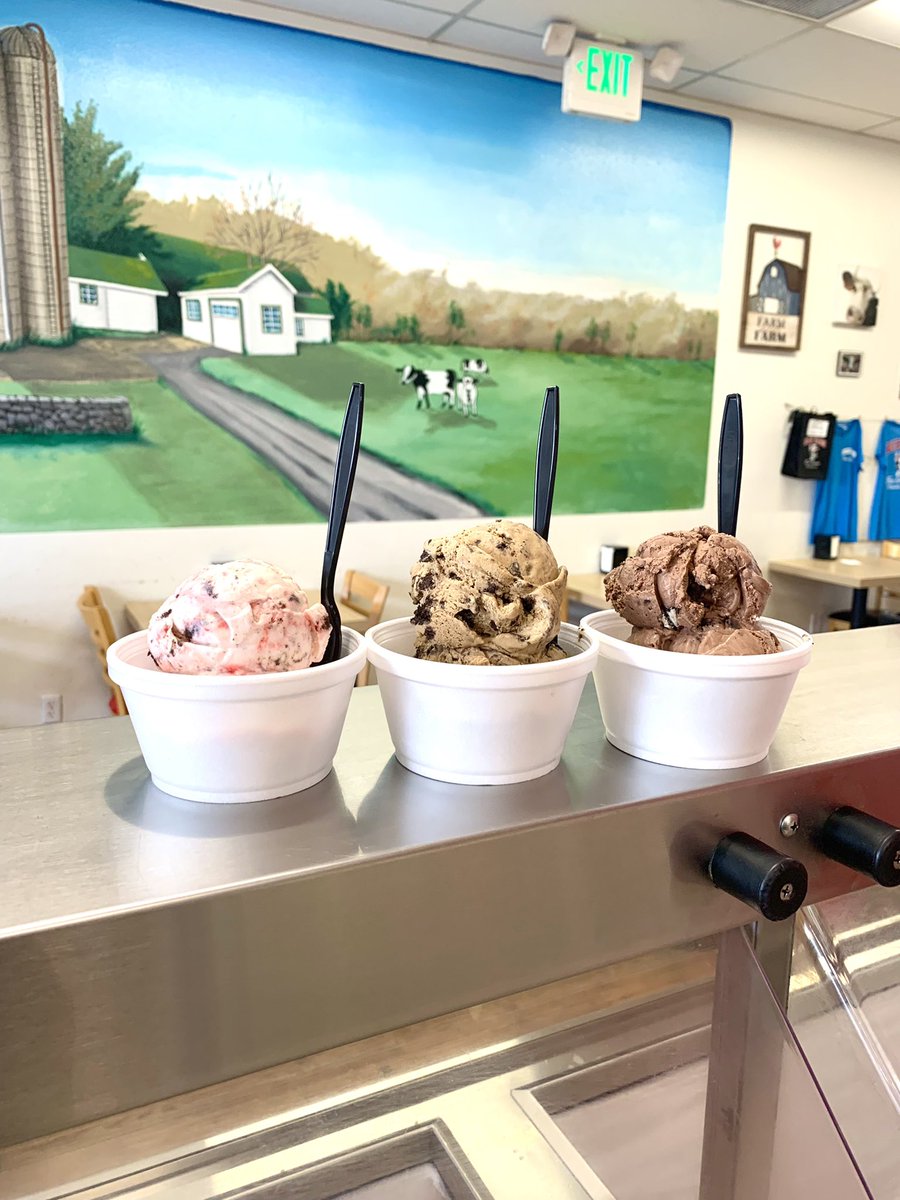 Line em up! Peppermint Oreo. Coffee Oreo. Chocolate Oreo. 💥💥💥