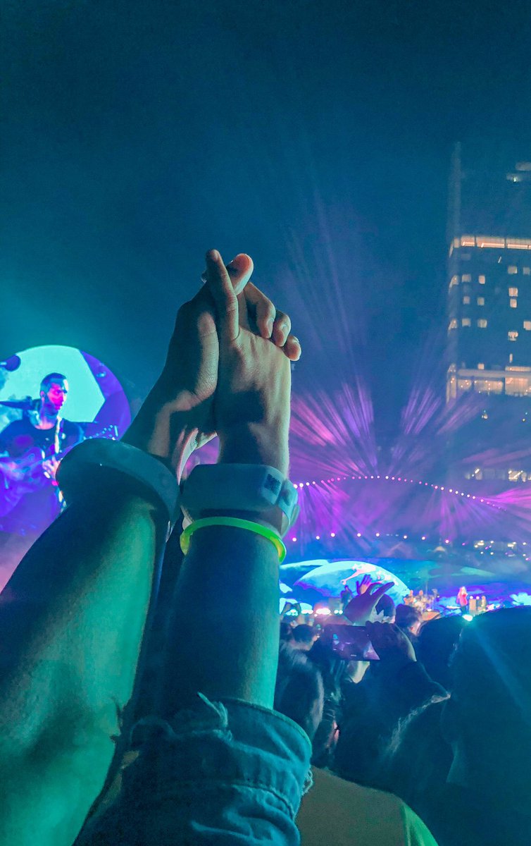 Carlitos080706's tweet photo. Deseara estar junto a ti en un concierto de #Coldplay 🥰 https://t.co/4EaWBwuoJK