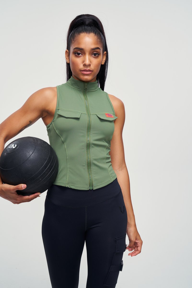 These pockets are actually real😍

-Tap the link in our bio to shop yours