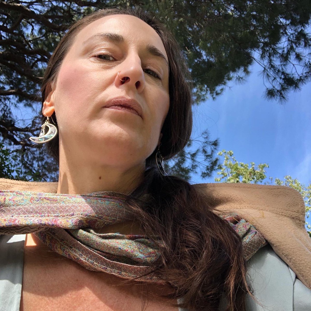 Weird selfie! 😏

#selfie #TuesdayFeeling #tuesdayvibe #singersongwriter #musicianslife #singer #indie