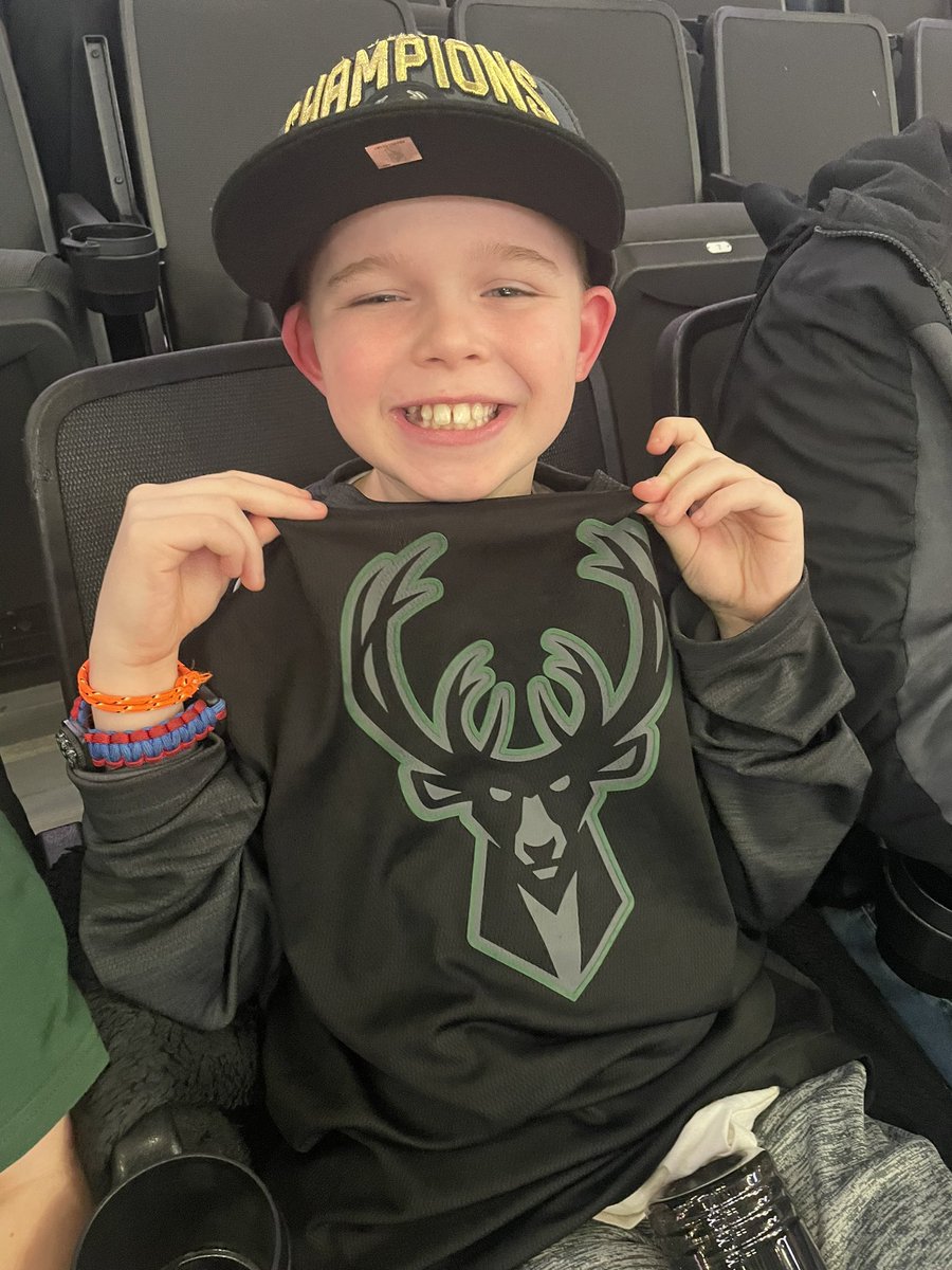 amicdesigner's tweet photo. #FearTheDeer https://t.co/1RWwsJYemS