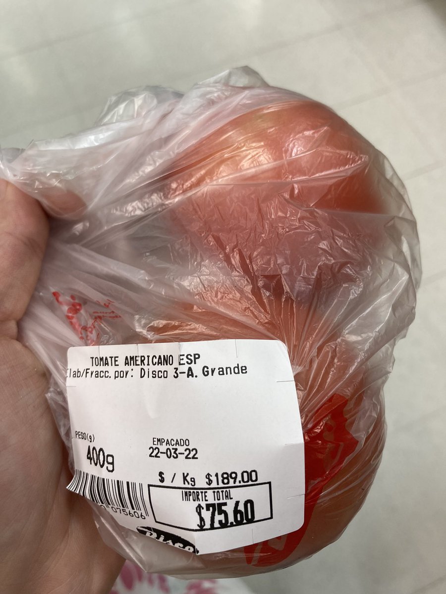 Bo, yo tengo un buen trabajo, un buen sueldo y montón de comodidades. Pero en serio, esto es insostenible. No sé si venir al súper, largarme a llorar o ambas. DOS TOMATES

D
O
S