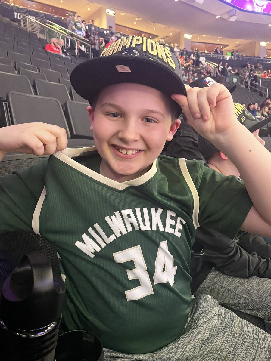 amicdesigner's tweet photo. #FearTheDeer https://t.co/AoCpQGvxfx