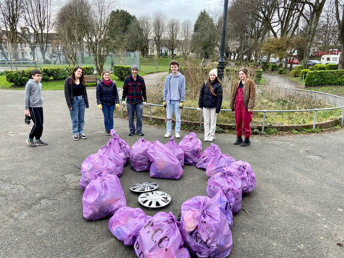 A big thank you to everyone who came to help us at the community clean in February. We managed to fill up 16 bags from the local park! #showthelove