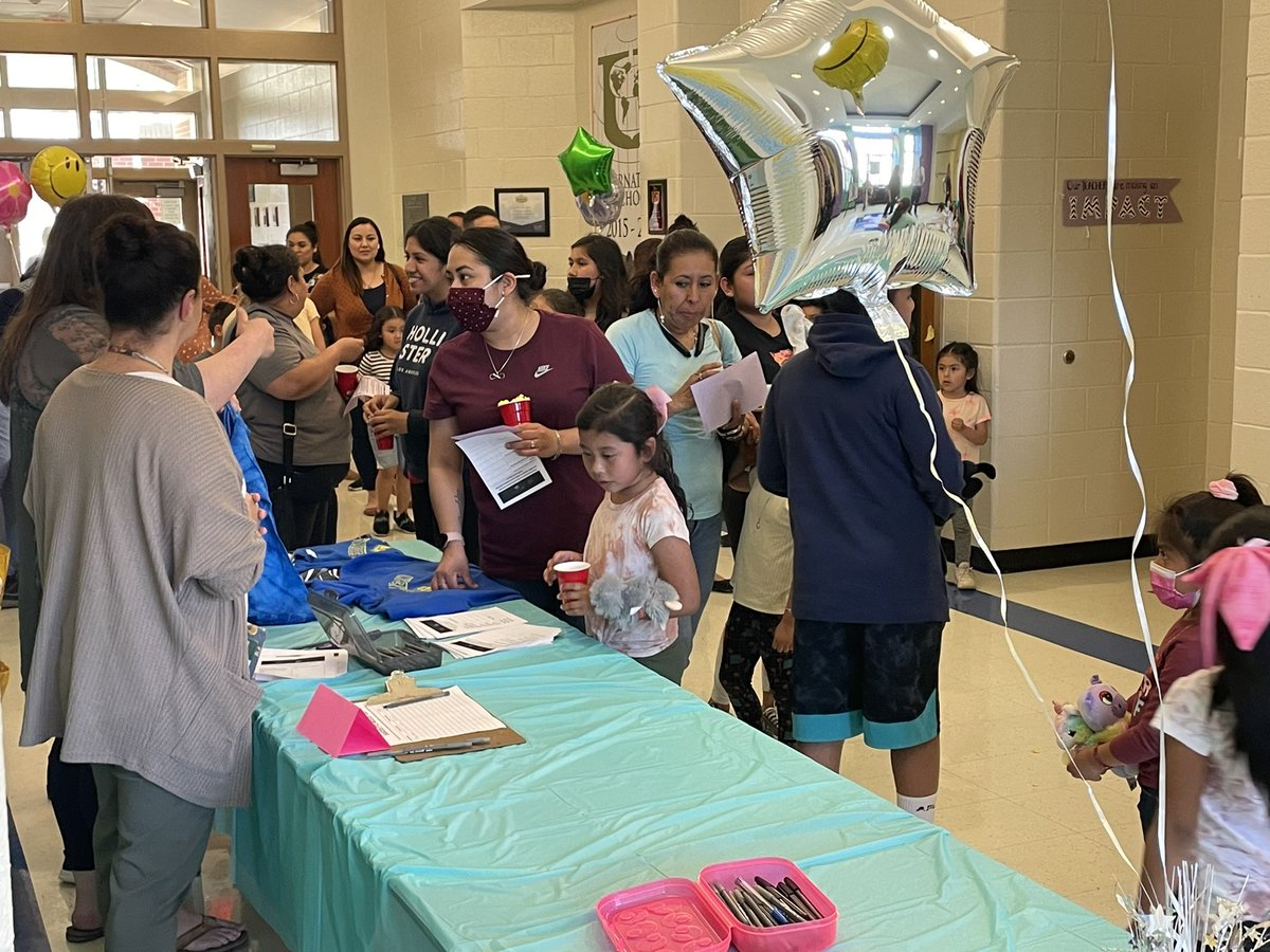 SardisESNC's tweet photo. Thank you Sardis families for a wonderful turn at our Pop-in Open House!! 💯 It was amazing to see families smiling &amp; engaging, again! Thank you PTO for everything you did! #IMPACT @KevinBeals2 @kellylmarks54 @AGHoulihan @jttopp @UCPSNC @ManessJosephine @lesaw223 @MrsVCounselor https://t.co/0yHO9dB1UR