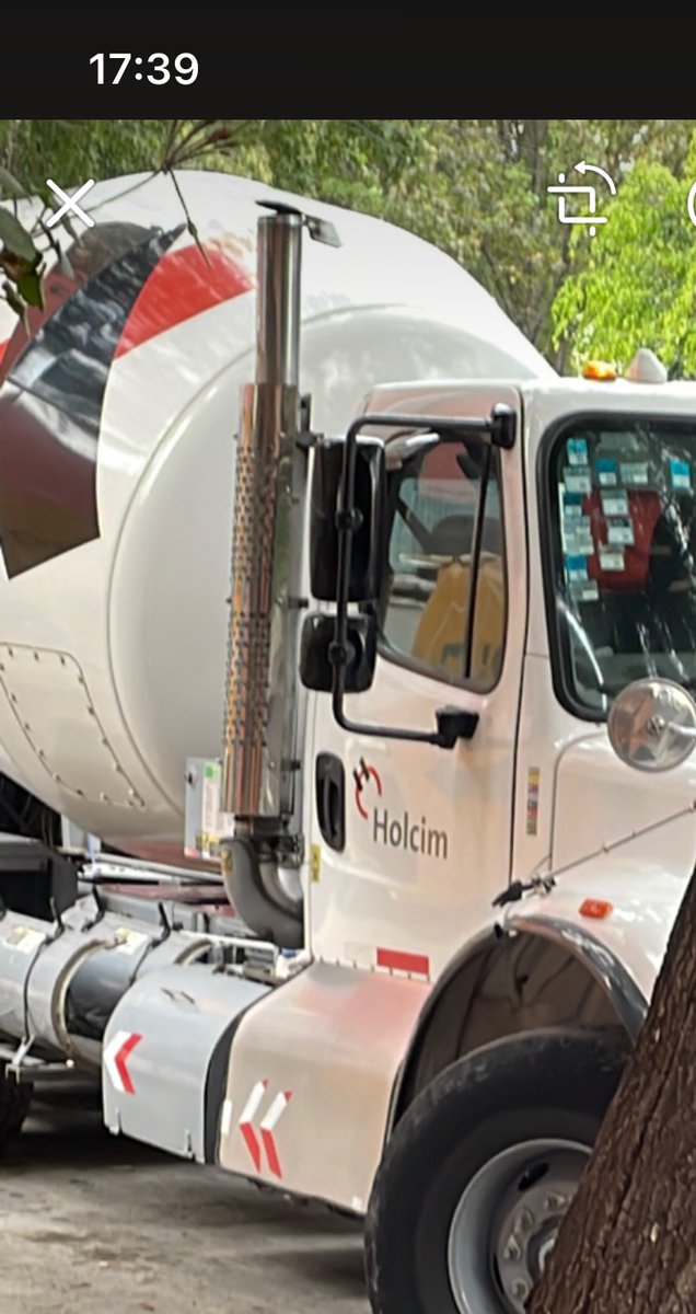 obras_no's tweet photo. Ayudaaa para denunciar @EscandonUnido nuevamente @Holcim cdmx en Obra irregular Francisco Murguía 86 podemos colapsar @mauriciotabe  escucha a los vecinos 🙏🏻😱 https://t.co/7HBILtmG62