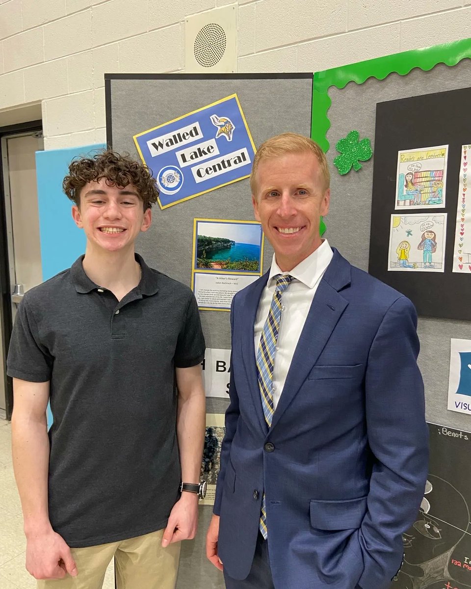 WLCentralHS's tweet photo. WLC student Jaden Bachrach was honored at the district’s #PTSA Reflections presentation for his photographic entry, capturing the beauty of #PicturedRocks National Lakeshore in the #UP. Pictured with WLC Assistant Principal Dr. Hamblin. #UpperPenninsula #UPMichigan #UPMI #MIUP https://t.co/QLcdMSPd52