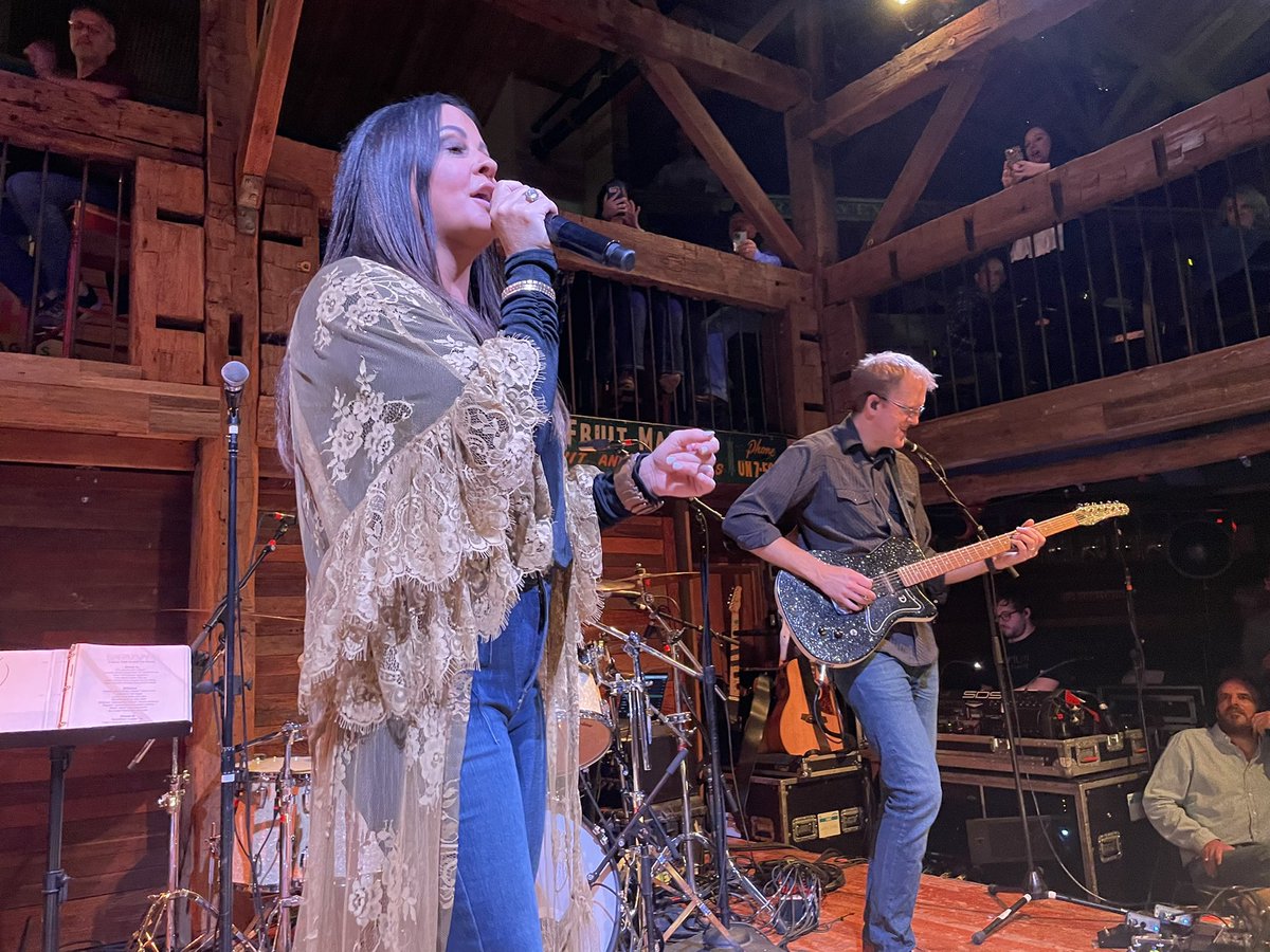 The Dosey Doe sold out when they heard <a href="/saraevansmusic/">Sara Evans</a> was in town. It was one big sing-a-long. #Houston 🎶