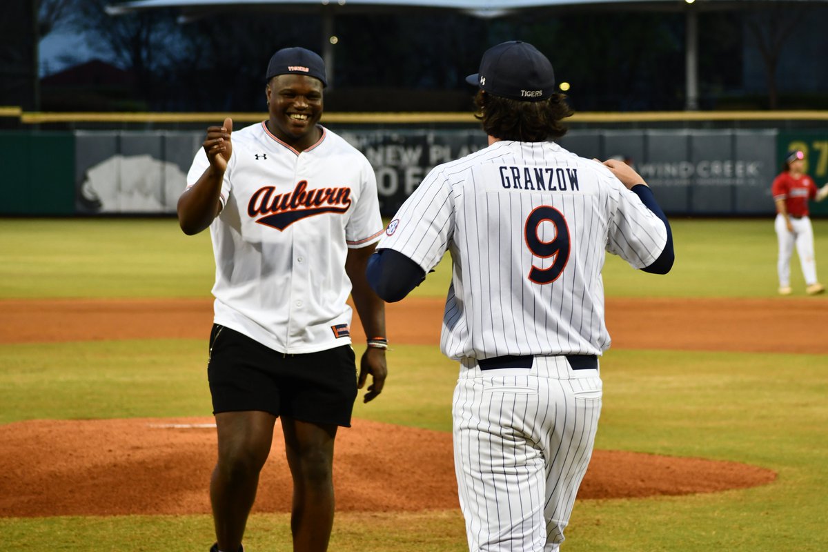 AuburnBaseball's tweet photo. Show it off, @marlondavidson7. 💪

Thanks for joining us in Montgomery and throwing out tonight's first pitch.

#WarEagle https://t.co/Ht7uT0zTp6