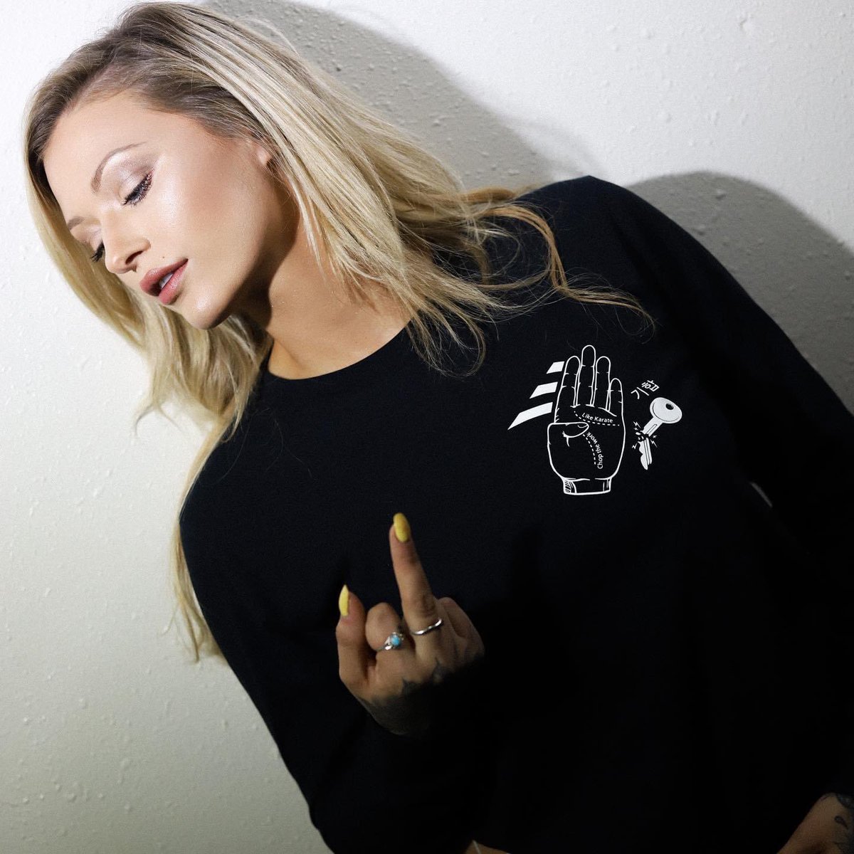 Paisley Rayne Trager
🐾 Daughter to Alexander “ Tig” Trager
🐾 Sister to Dawn And Fawn
🐾 Mother to my Daughter Bristol 
🐾 Married to <a href="/TokingProspect/">Robert 'Tiki' Munson</a> 
🐾 SOA/ Mayans 
🐾 21+

“ I may be pretty but at least I’m not a Dumb bitch like you.”