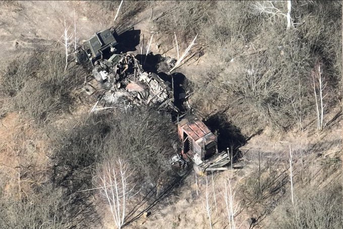 DGfdujf's tweet photo. #Ukraine: What was once a potent Russian R-330ZH Zhitel jamming and radio reconnaissance station, now completely destroyed by Ukrainian fire.

It is notable that recently Ukrainian authorities specifically requested that citizens help them find these powerful systems. https://t.co/U4MA8wKtP5