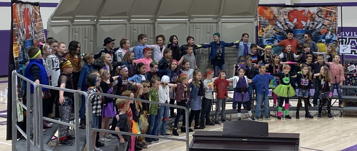 HR4Supt's tweet photo. Rock on, second grade! Another fantastic concert by our elementary students and their teachers. The arts are alive and well at #HVLearn. https://t.co/W01IodNg4r