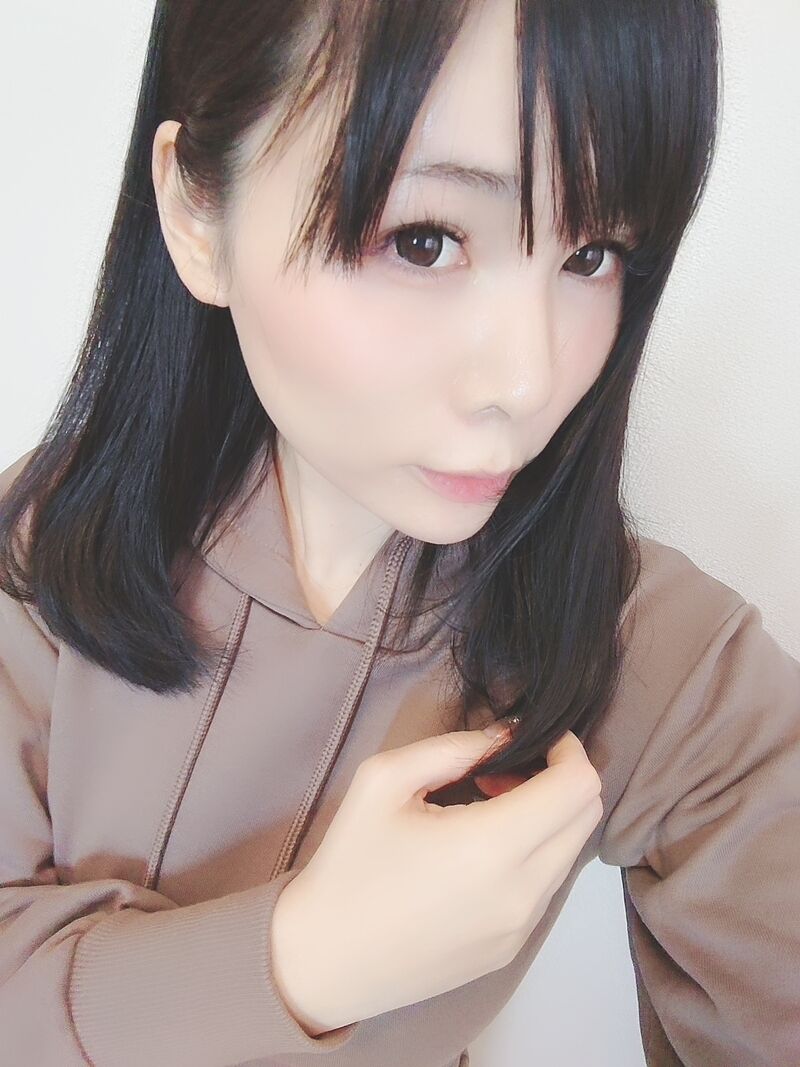 lisatanaka07's tweet photo. Was dating a guy that hated that I post here and DM people.. so I stopped, then a month later he cheats on me... yeahh fuck that 😂 jealousy and karma will get him but I'm just going back to being myself 🥳😇
Sorry for ignored DMs, feel free to message again #backbitches #opendm https://t.co/YJCPVt3oXk