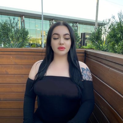 thacomeupqueen's tweet photo. #NewProfilePic https://t.co/78kiDcDwHa