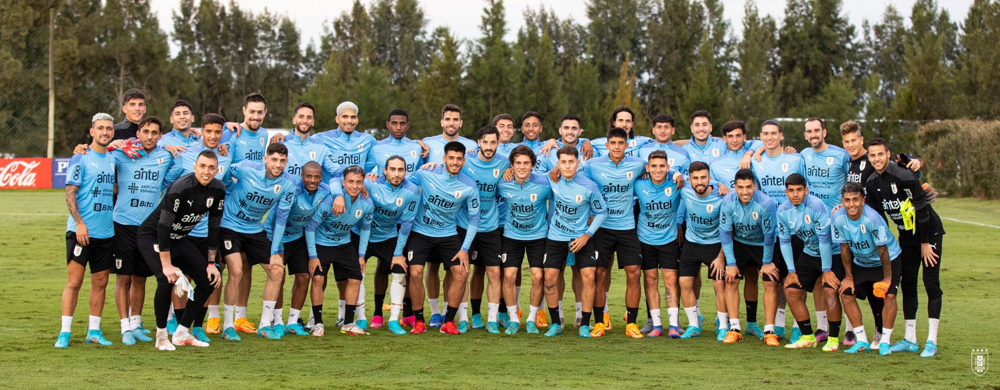 Selección Uruguaya on X: 📸 𝗟𝗮 𝗳𝗼𝘁𝗼 Los once que hoy representan  tres millones. #ElEquipoQueNosUne  / X