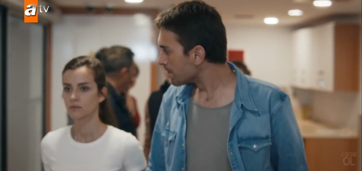 TahirArg_'s tweet photo. Ya fue suficiente mujer 

Nos vamos !!

EL LOCO FATIH 
#Fugitiva https://t.co/awHAe1K3Jy