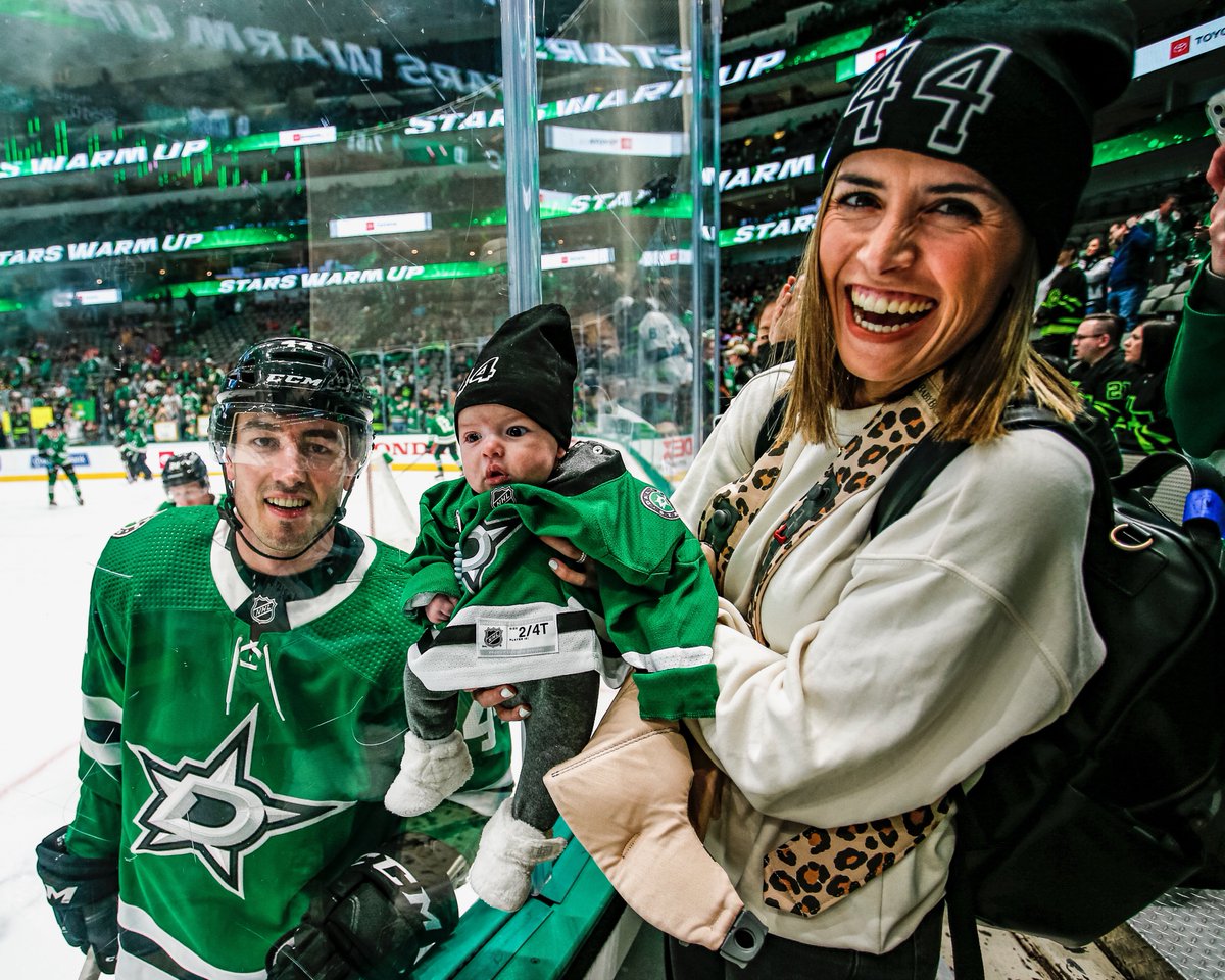 Hudson Hanley’s first game 💚

<a href="/Jhanz44/">Joel Hanley</a> | #TexasHockey