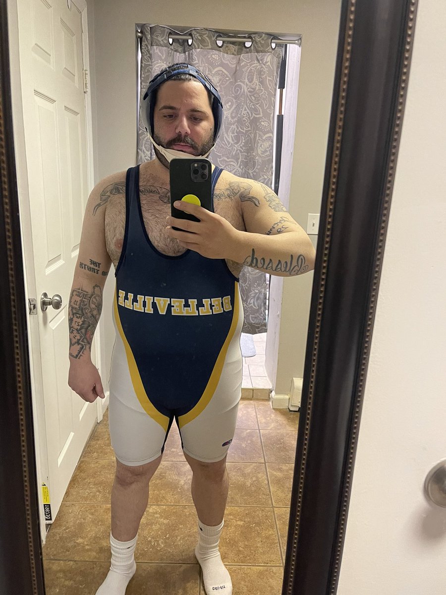 Jerrythekid21's tweet photo. Rest up champ ! @RomanBravoYoung 
See you on the mat Tomorrow! 
#jerrycraddles https://t.co/3hqrhBVmIb