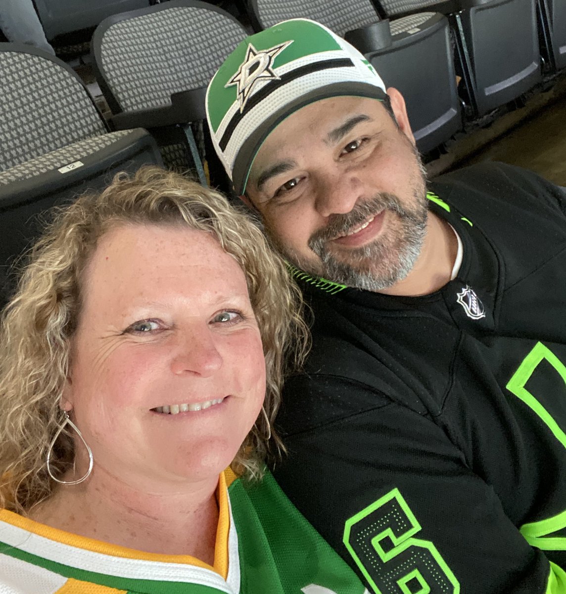 BethElizlane's tweet photo. Dallas Stars!! 💚🖤🤍 #TexasHockey https://t.co/tuxwNzZLG8