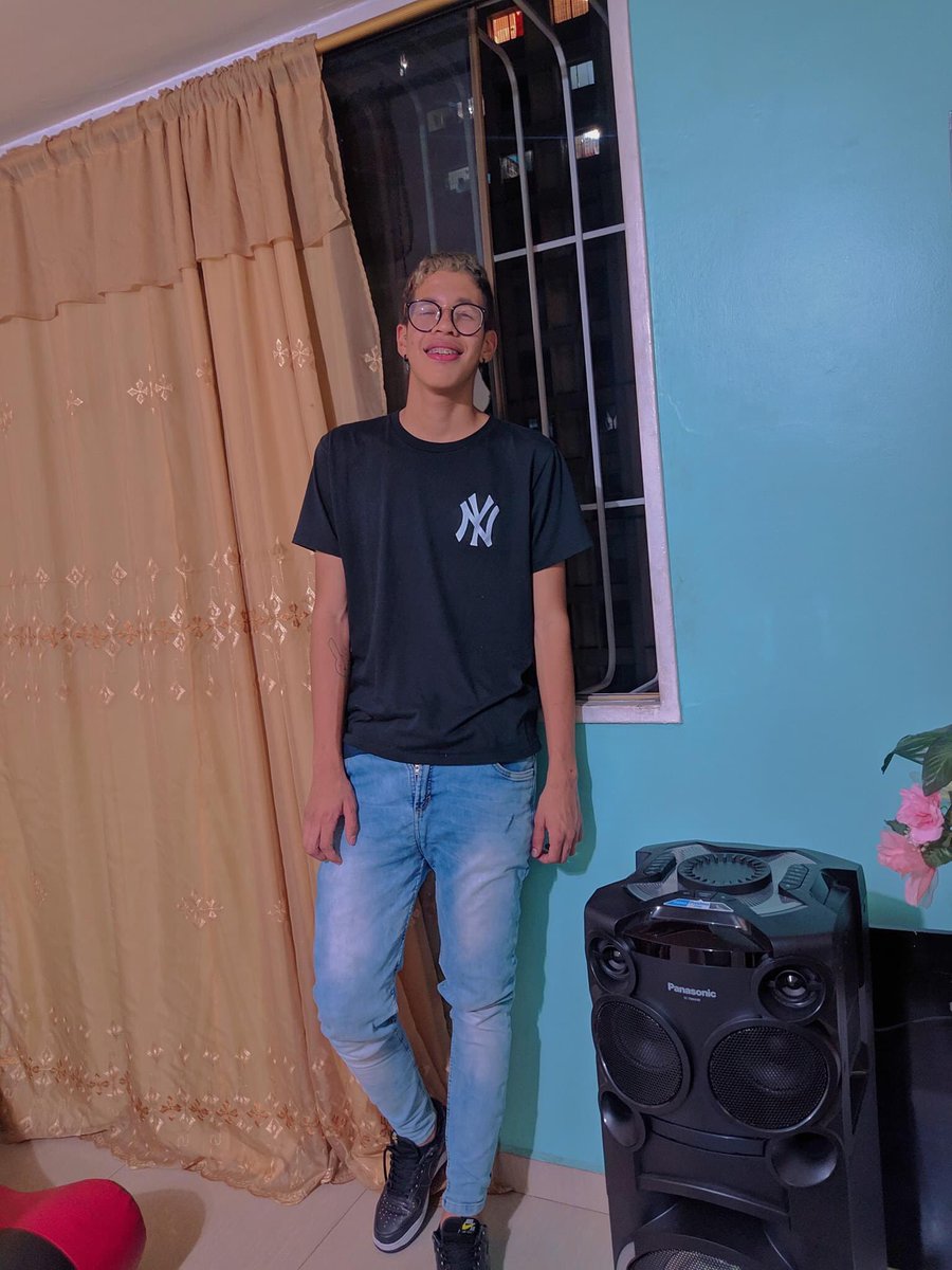 dripshwn's tweet photo. Él era Abraham Gutierrez (Potter) un joven de apenas 18 años de vida, con sueños y metas por cumplir, con un futuro por delante, carismático, y con un corazón enorme, Lastimosamente el domingo pasado (20 de Marzo de 2022) alrededor de las 2:30 am +
#JusticiaParaAbrahamGutierrez https://t.co/uqHBD5oVmU