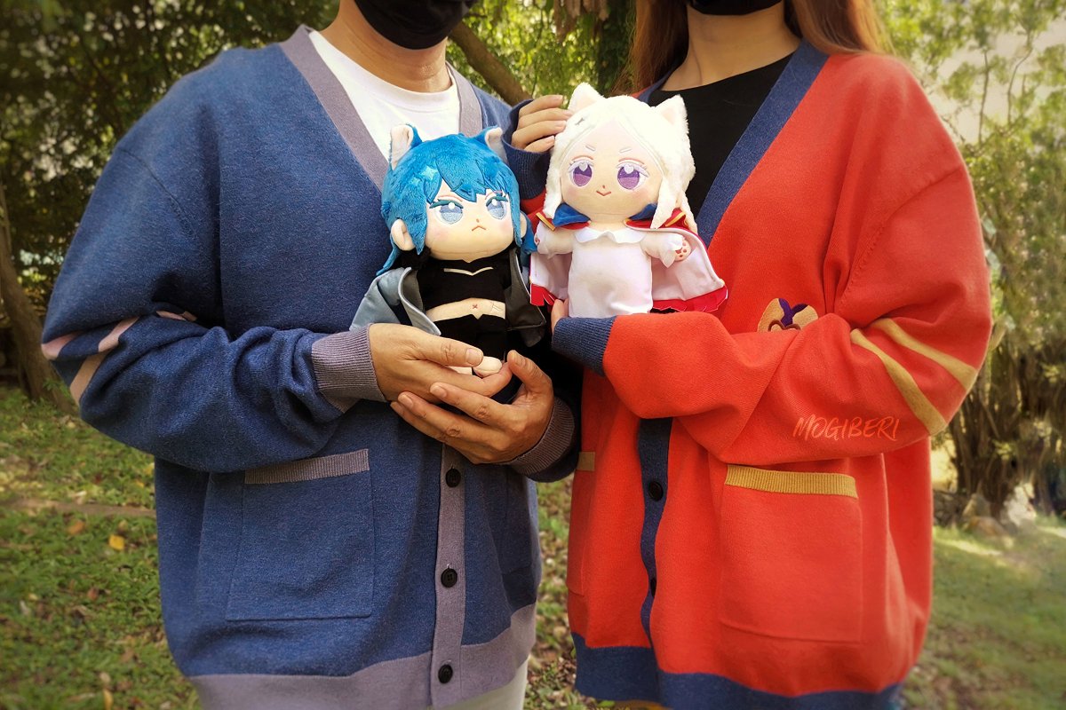 ✨ Shop opening giveaway ✨

I'll be picking a winner to win a set of edeleth plushies (with wolf Byleth standee), or any one #FE3H cardigan!

To enter:
❤️ RT + follow
💛 Comment what you'd like to get, or tag a friend for an extra entry!
💙 Ends 30th March 23:59 (SGT/GMT+8)