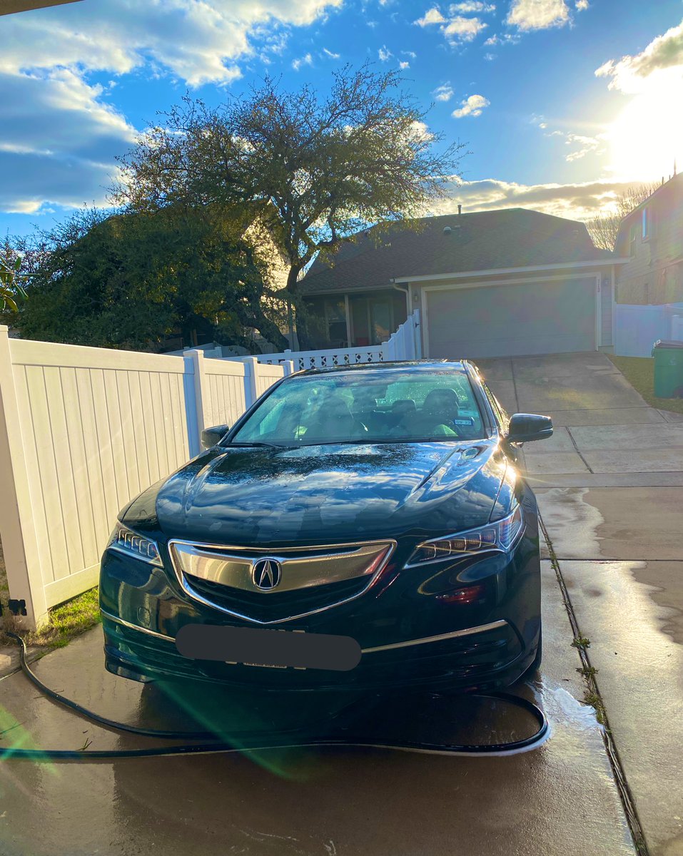 jamessnts_'s tweet photo. It's starting to warm up so Akito finally got the shower he needed ❤️❤️❤️ https://t.co/Kqx817B6zm