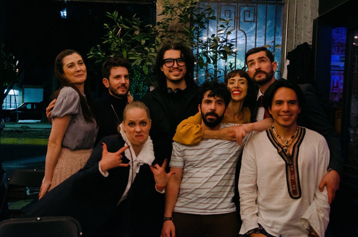 Las carcajadas del set están en cada capítulo de Los Hermanos Salvador. ¡Gracias a todo el equipo que hizo posible esta serie llena de magia! 
#LosHermanosSalvador disponible en #Disney+ a partir de hoy.