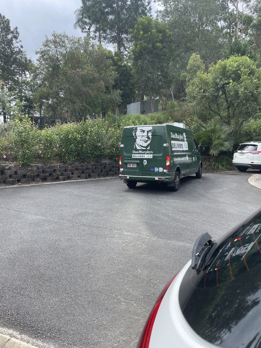 acashel7's tweet photo. @danmurphys your truck drivers are a joke. This truck threw my delivery after delivering a day late and now have not delivered this weeks order 2 days late now 🤬🤬🤬 https://t.co/nA4Je7oW4o