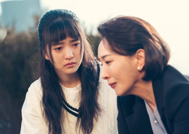 taeritubbies's tweet photo. #TwentyFiveTwentyOne Mother &amp; Daughter relationship 🥺❤️ still cuts https://t.co/aKWUM5HSdx