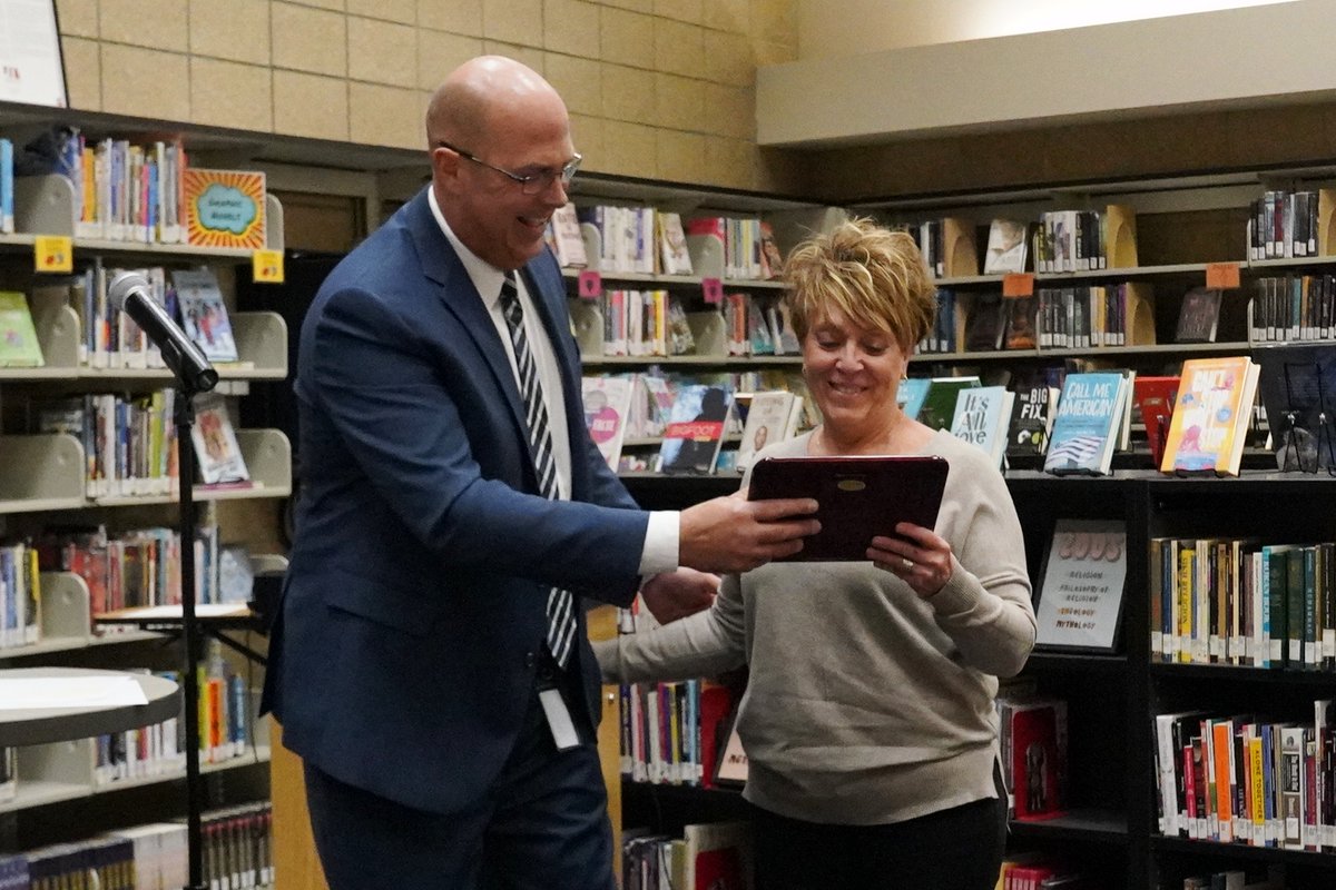 SSCcardinalNews's tweet photo. Congratulations to the South Sioux City School Board President,  Marcia Mahon on receiving the Dakota County Volunteer of the Year Award last night.  The award was given at the 44th Annual Joint City/County/School Meeting hosted by the South Sioux City School District.   #GoCards https://t.co/vn5aKEeMoN