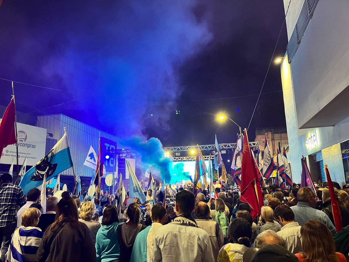 Cierre de campaña de la Coalición de gobierno. 
Más cerca de reafirmar el compromiso por el país y defender la Libertad el 27 de marzo.
#VotaNOderogar