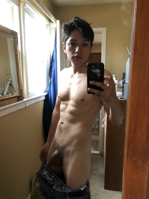 Me https://t.co/DZzcui00Ys<a href="/tag/plutotv"class="tags"><span>#plutotv</span></a>