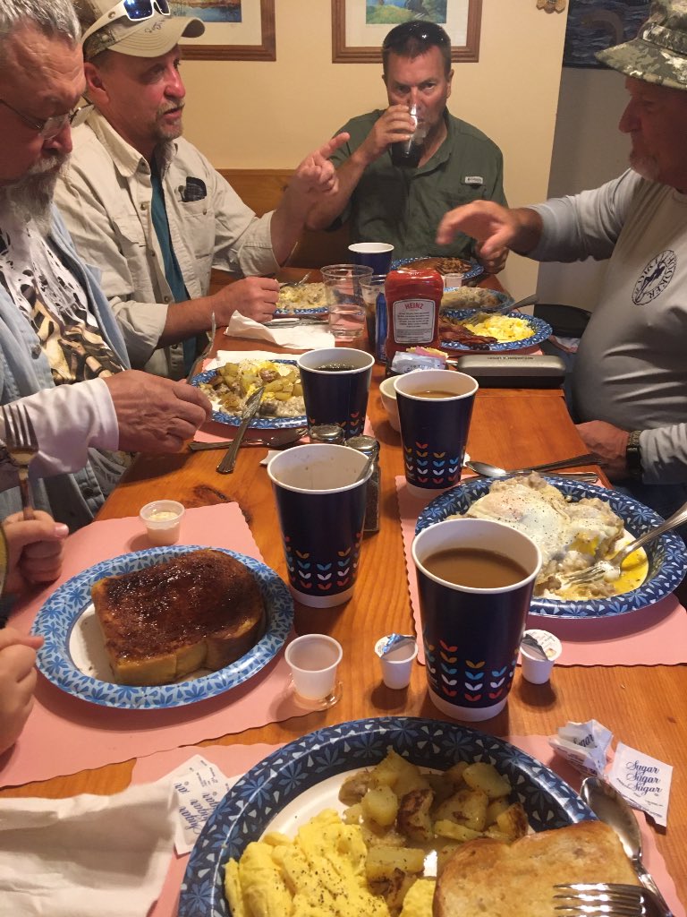 throwbacklures's tweet photo. Always good times with friends and family... https://t.co/Gw4pSsGqZA