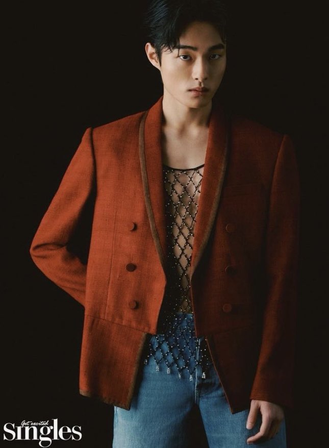 yooncypics's tweet photo. SIRR???? https://t.co/cuL9v3wVtJ